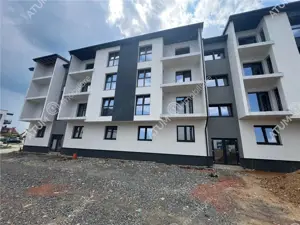 Apartament 2 camere decomandate balcon loc parcare zona Lidl Selimbar - imagine 5