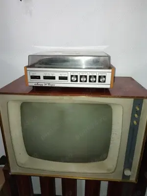 Pick-up ACORD 201 URSS si Tv vintage colectie decor - imagine 1