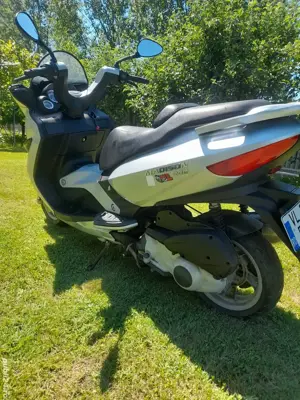 Vînd motoscuter Malaguti - imagine 3 Vînd motoscuter Malaguti - imagine 3