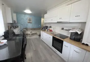 Apartament modern, complet mobilat, situat într-un bloc nou