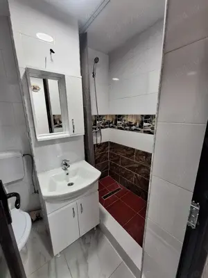 Vând apartament 3 camere