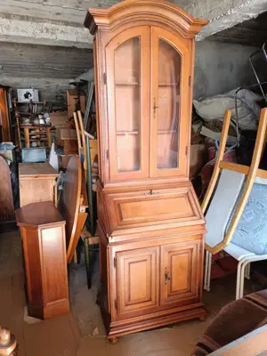 Corp foarte vechi de mobilă