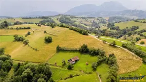 10.335 mp + imobil, splendoare si regasire in mijlocul naturii, Poiana Marului - imagine 12