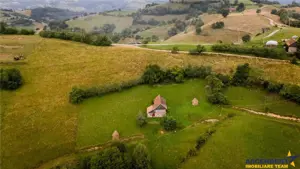 10.335 mp + imobil, splendoare si regasire in mijlocul naturii, Poiana Marului - imagine 5