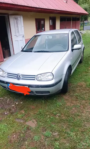 Vând Golf 4