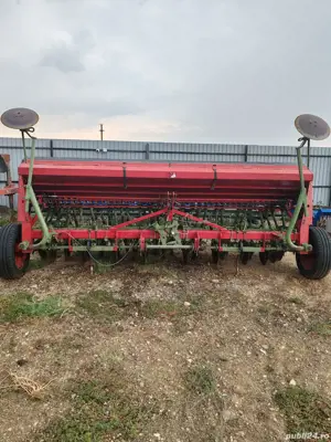Vând Semănătoare paioase 