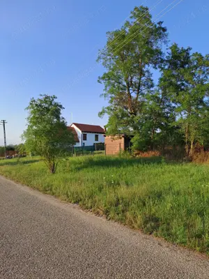 Teren cu construcții de vânzare - imagine 10