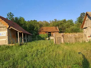 Teren cu construcții de vânzare - imagine 5