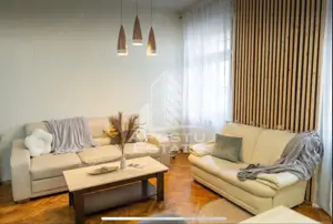 Apartament cu farmec istoric, Piața Victoriei, 63 mp utili , lift - imagine 3