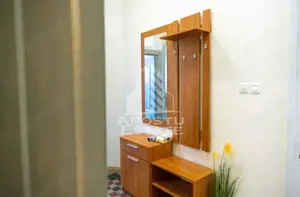 Apartament cu farmec istoric, Piața Victoriei, 63 mp utili , lift - imagine 9