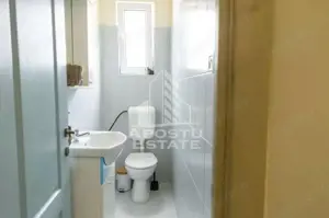 Apartament cu farmec istoric, Piața Victoriei, 63 mp utili , lift - imagine 12