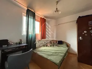 4 camere decomndat Piața Unirii | Terasă, parcare în curte securizata. - imagine 6