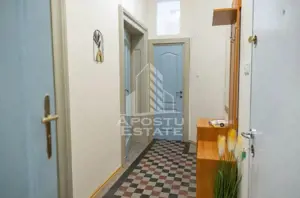 Apartament cu farmec istoric, Piața Victoriei, 63 mp utili , lift - imagine 13