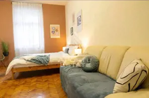 Apartament cu farmec istoric, Piața Victoriei, 63 mp utili , lift - imagine 7