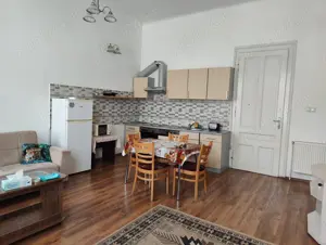 Apartament str Republicii 4 camere, Oradea