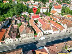 FILM!Apartament 2 camere decomandate, parter, in casa,curte comuna,Central,Brasov - imagine 2