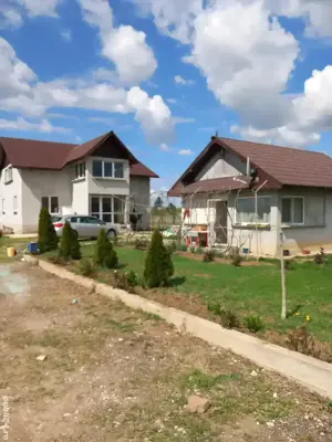 propietate de vanzare  - imagine 2