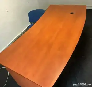 Vând masa de birou si scaun