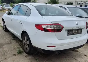 Dezmembram Renault Fluence - imagine 3