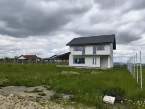 Casa intre Sanpetru si Bod - imagine 9