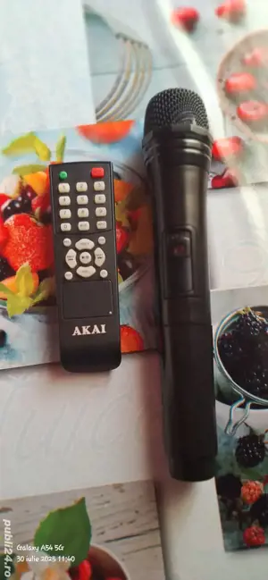 Vând boxă portabilă în stare bună de funcționare AKAI. - imagine 5
