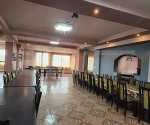 Oportunitate Unică de Investiție – Pensiune cu Restaurant și Locuință - imagine 2