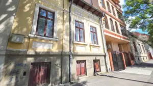 Uranus - O casă de renovat cu potential deosebit!