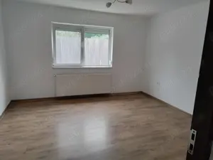 Casa 4camere, 2bai, 2bucatarii si curte proprie in zona Lipovei Aradului - imagine 2