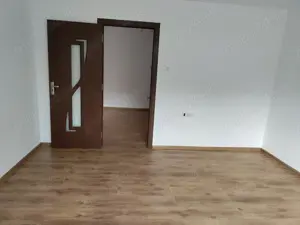 Casa 4camere, 2bai, 2bucatarii si curte proprie in zona Lipovei Aradului - imagine 7