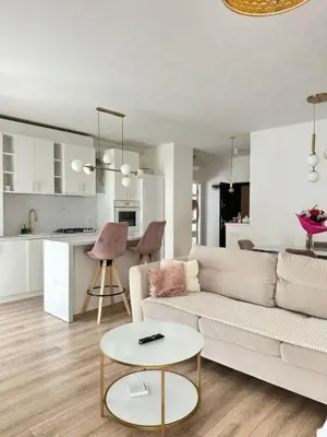 Apartament 2 camere la cheie, parcare, zona Vivo