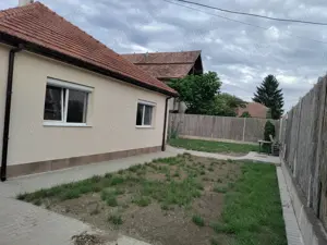 Casa 4camere, 2bai, 2bucatarii si curte proprie in zona Lipovei Aradului - imagine 11