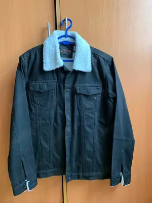 Vânzare îmbrăcăminte