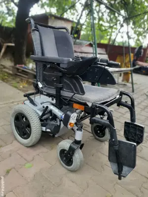 scaun electric cu jostyk pentru persoane cu handicap