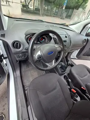 Autoutilitară Ford Transit Courier - imagine 6