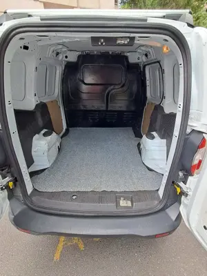 Autoutilitară Ford Transit Courier - imagine 9