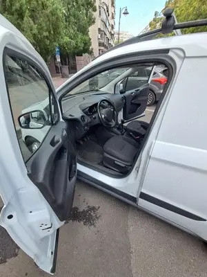 Autoutilitară Ford Transit Courier - imagine 7
