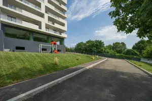 APARTAMENT CU TERASA GENEROASA SI VEDERE UNICA CATRE LAC - imagine 17