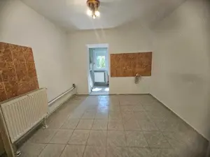 Apartament cu 3 camere decomandat centrala proprie Zona Aradului