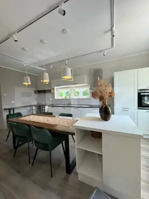 Casa individuala cu 4 camere, 515 mp teren, curte amenajata, zona Lisaura