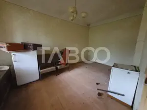 Casa de vanzare in Mandra 140 mp utili curte sura anexe 3 beciuri - imagine 3