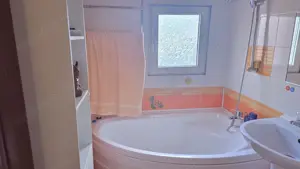 Vand apartament 3 camere cu scara interioara, pe 2 nivele in Deva, zona Minerului - imagine 6