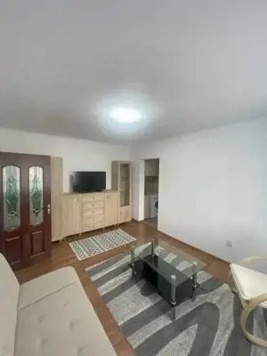 Apartament de vanzare, cu 2 camere semidecomandat, 52 mp, zona ultracentrala