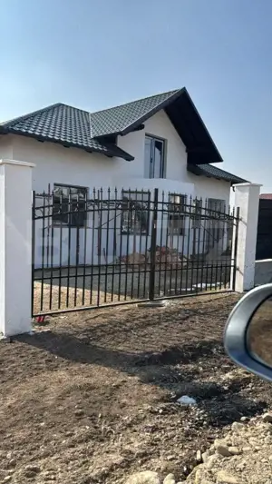 Case de vanzare  , 130 mp construiti , 500 mp teren , zona rezidentiala Scheia  - imagine 2