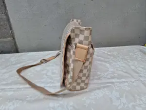 Louis Vuitton, poseta dama, geanta messenger din piele ecologica, Bej - imagine 4