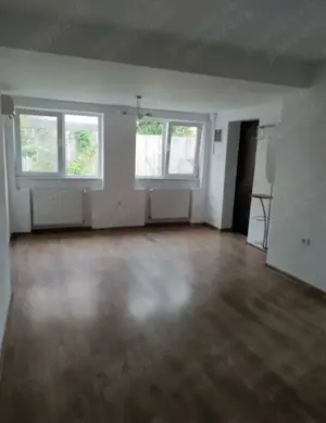 De închiriat casa nemobilată zona Lipovei 