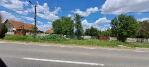 Casa veche din 1955 si teren intravilan 6153 mp,Localitate Sinersig ,jud Timis