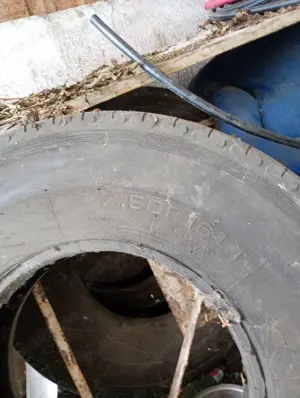 Cauciucuri 7.50R16 pentru TV, Rocar. produse de Victoria in Julie 2008. Cauciucurile sunt nefolosite - imagine 2