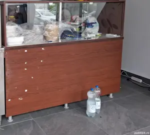 Bar  Vitrină prezentare