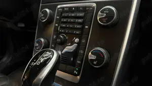 ** Volvo V60 Plug-In Hybrid ** - imagine 10