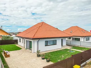 Vila   Casa superba cu 4 camere zona Harman Brasov COMISION 0%